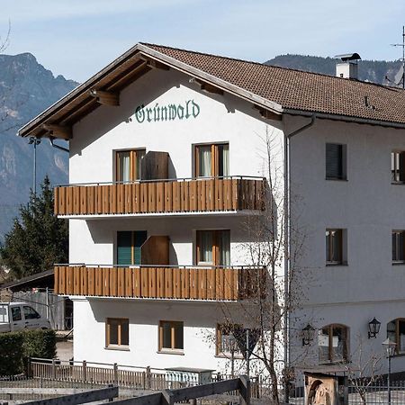 Hotel Gruenwald Salorno Esterno foto