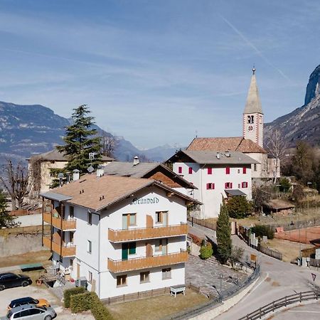 Hotel Gruenwald Salorno Esterno foto