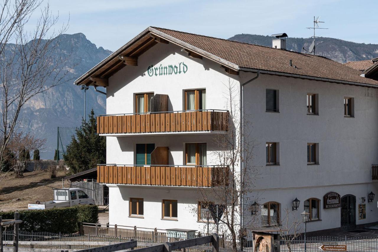 Hotel Gruenwald Salorno Esterno foto
