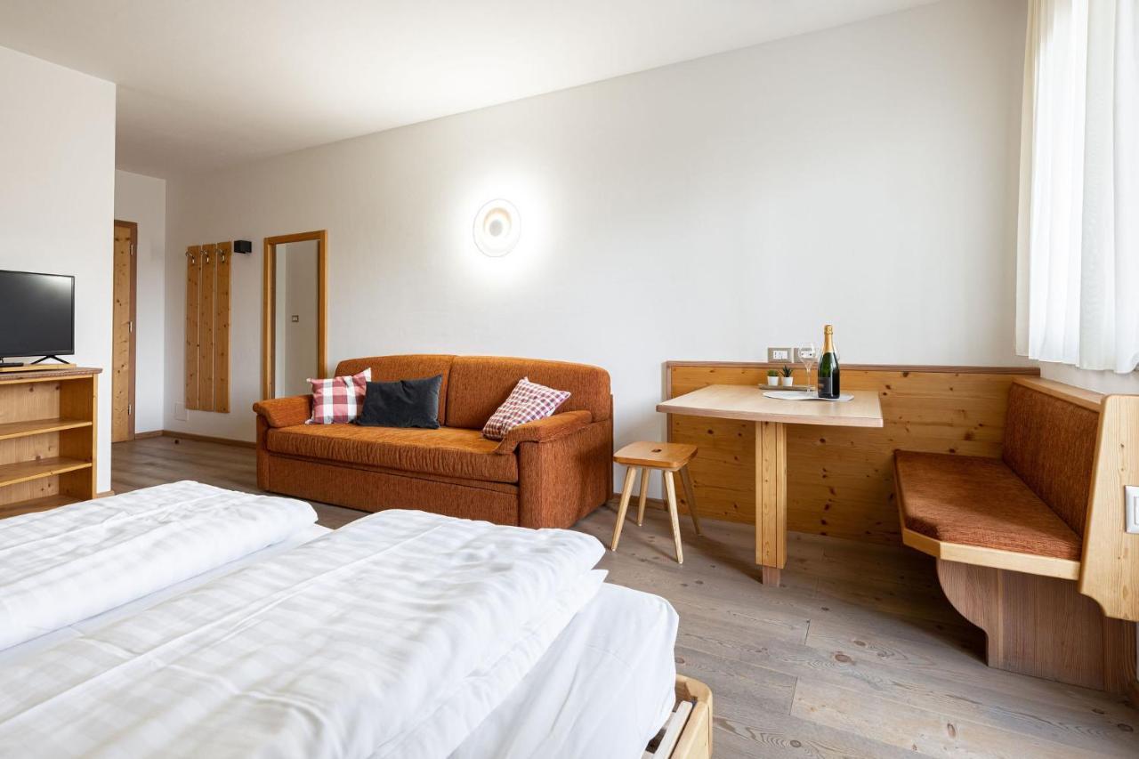 Hotel Gruenwald Salorno Esterno foto