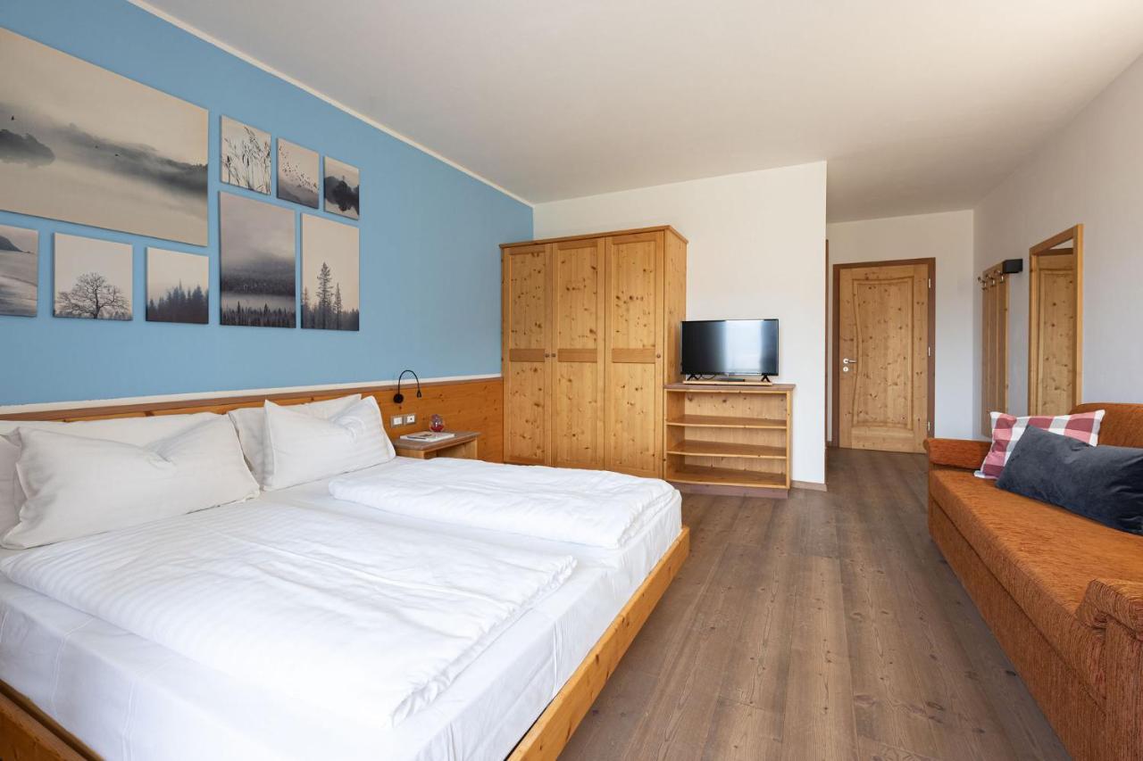 Hotel Gruenwald Salorno Esterno foto
