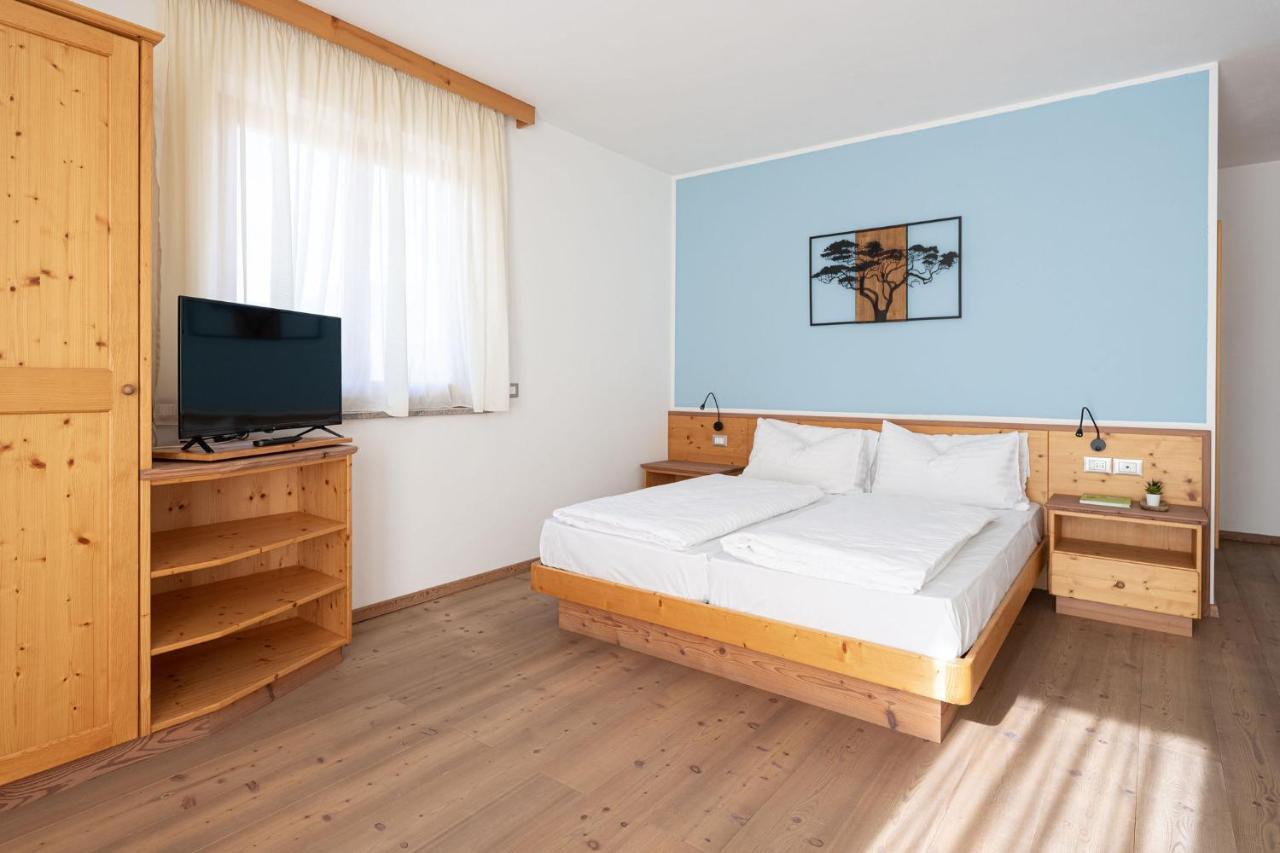Hotel Gruenwald Salorno Esterno foto