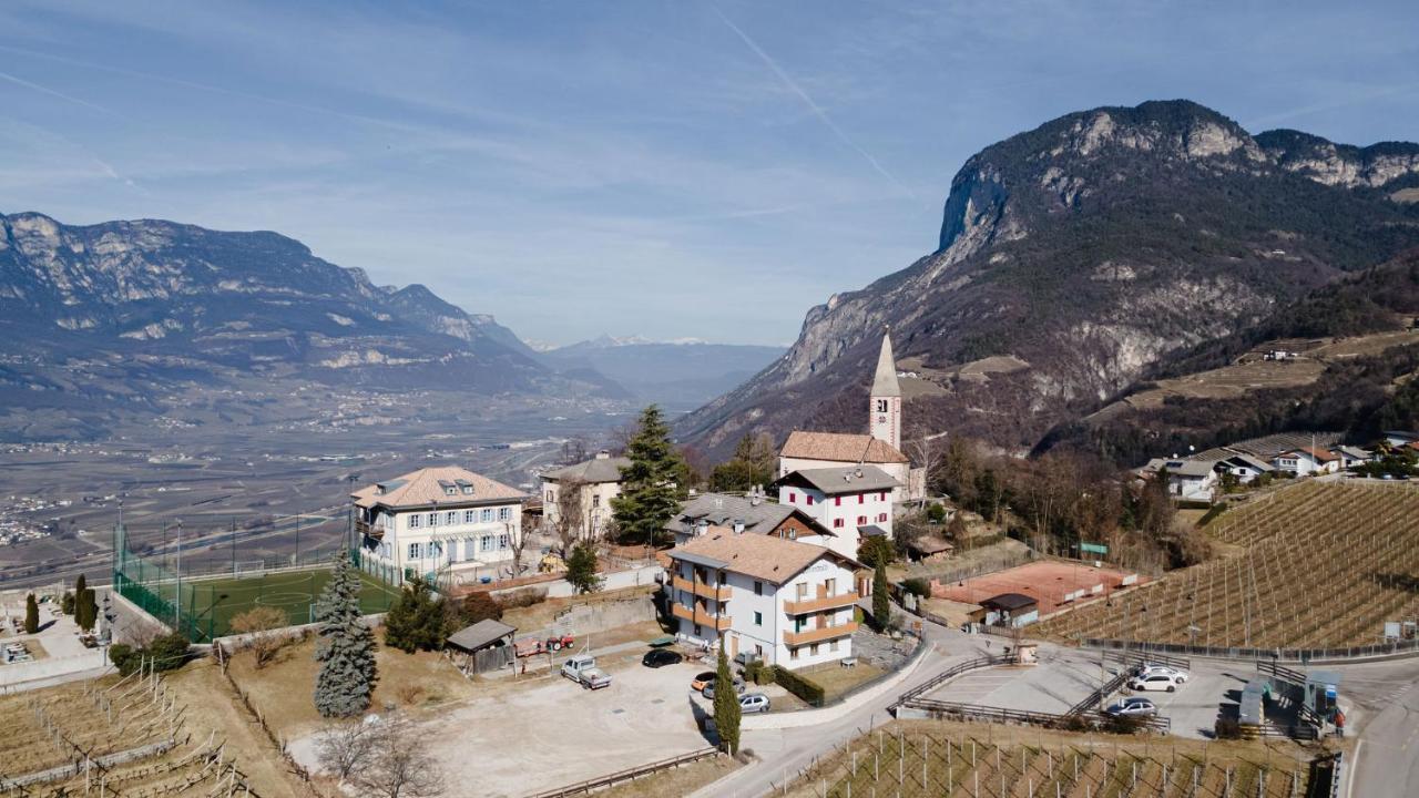Hotel Gruenwald Salorno Esterno foto