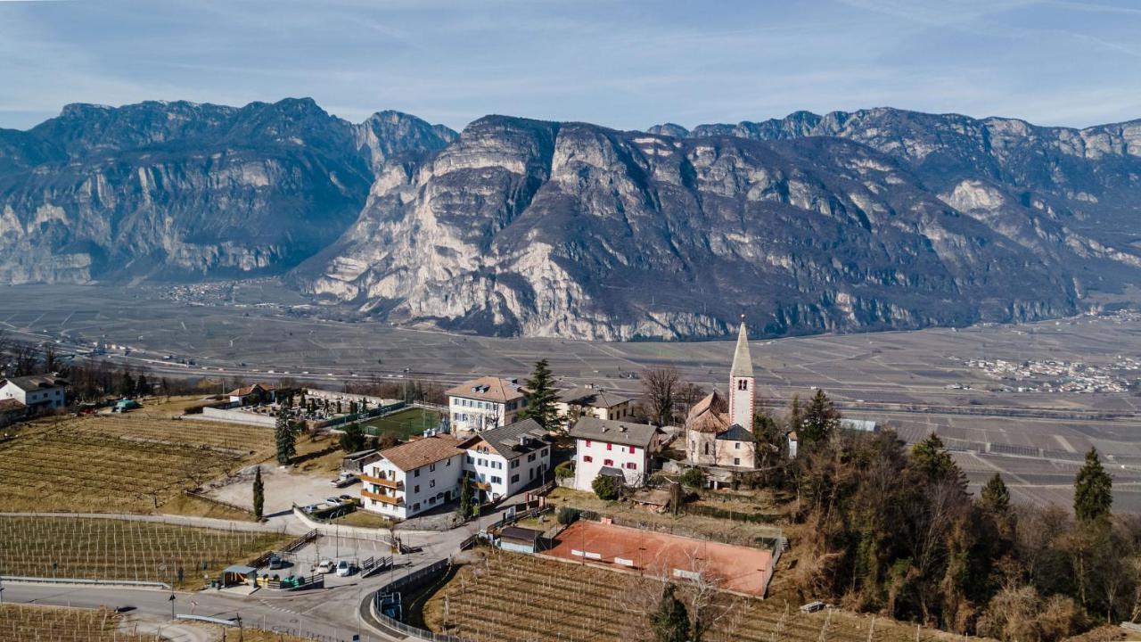 Hotel Gruenwald Salorno Esterno foto