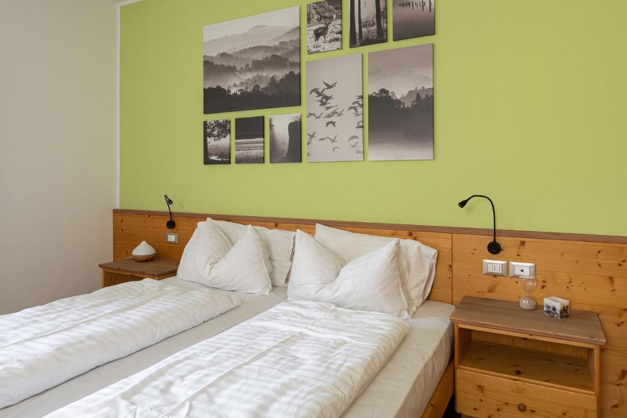 Hotel Gruenwald Salorno Esterno foto
