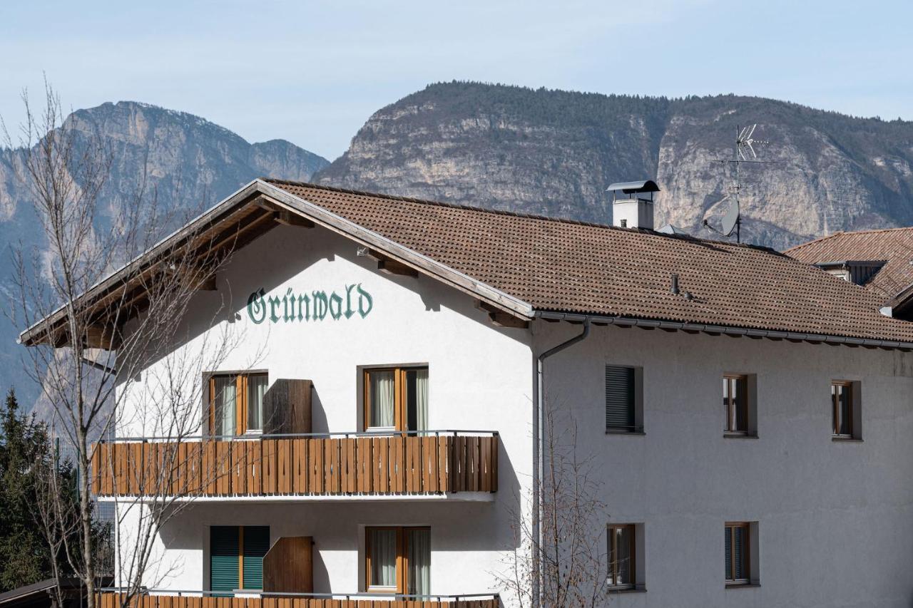 Hotel Gruenwald Salorno Esterno foto