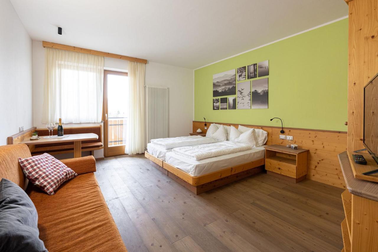 Hotel Gruenwald Salorno Esterno foto