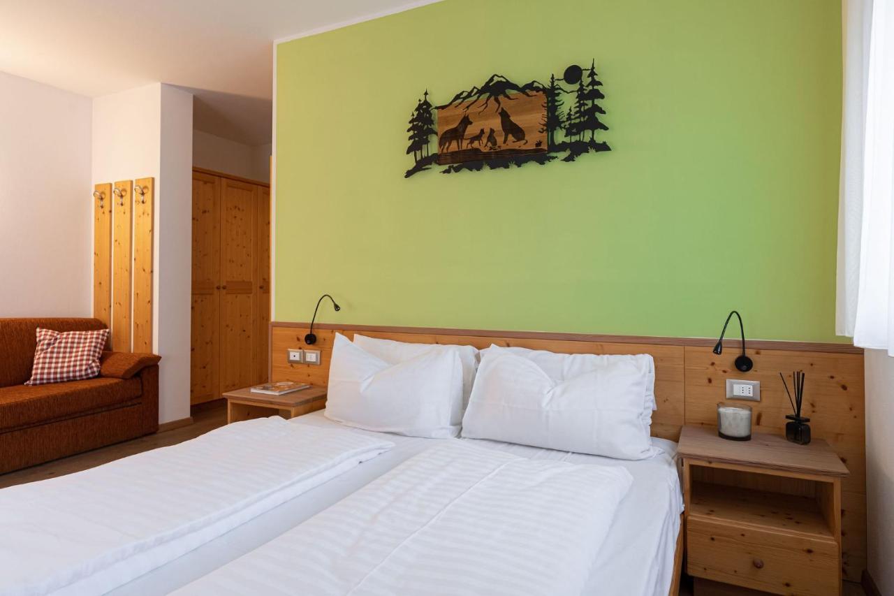 Hotel Gruenwald Salorno Esterno foto