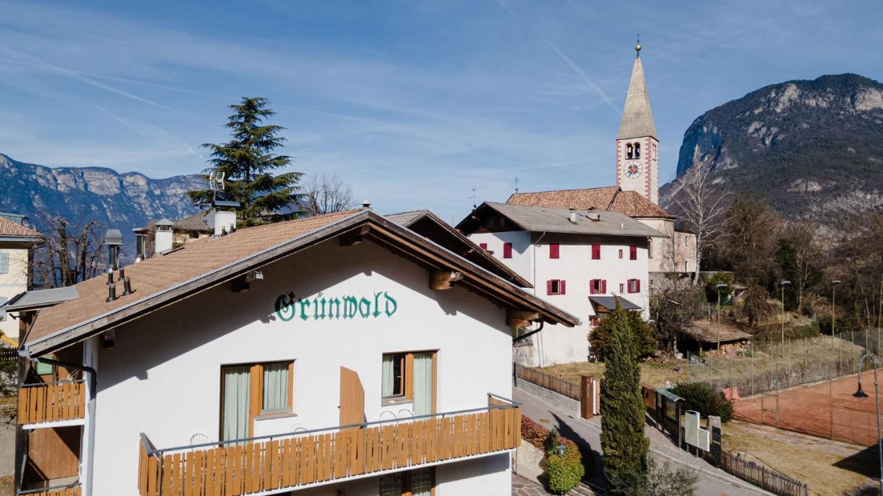 Hotel Gruenwald Salorno Esterno foto