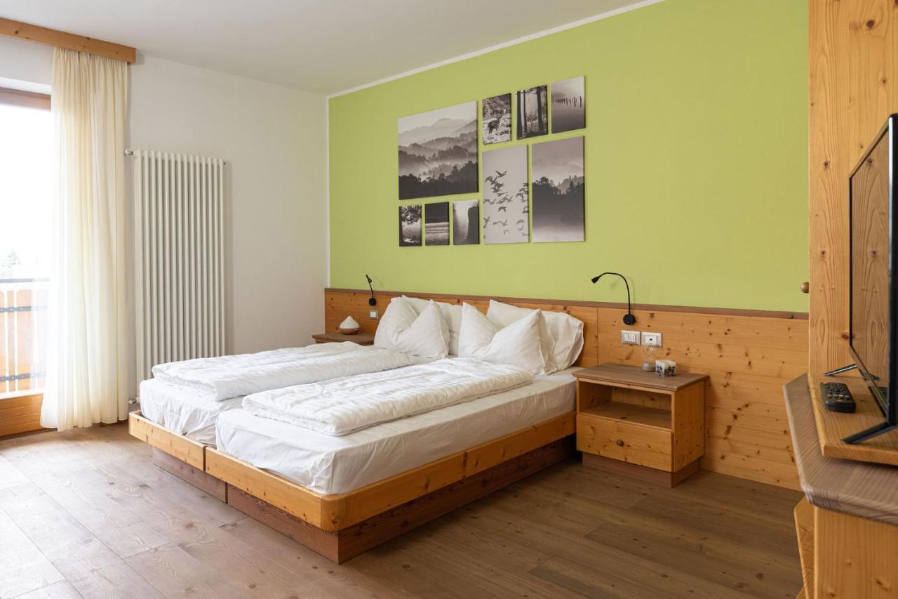 Hotel Gruenwald Salorno Esterno foto