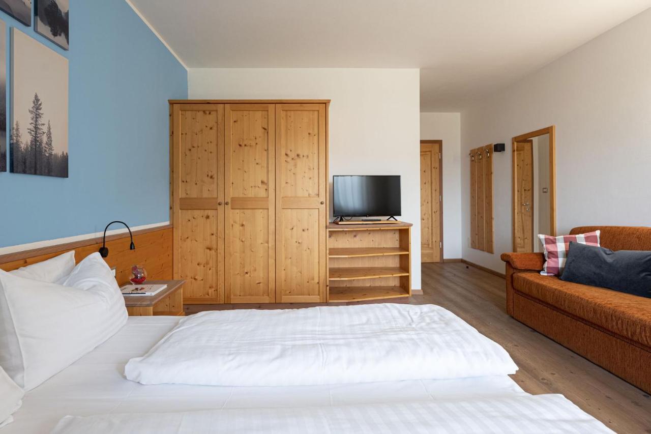 Hotel Gruenwald Salorno Esterno foto