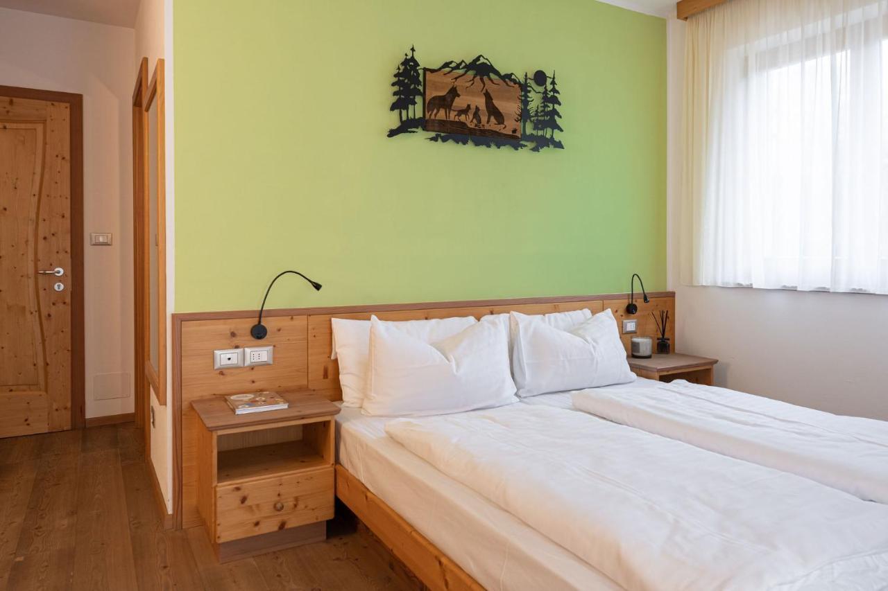 Hotel Gruenwald Salorno Esterno foto