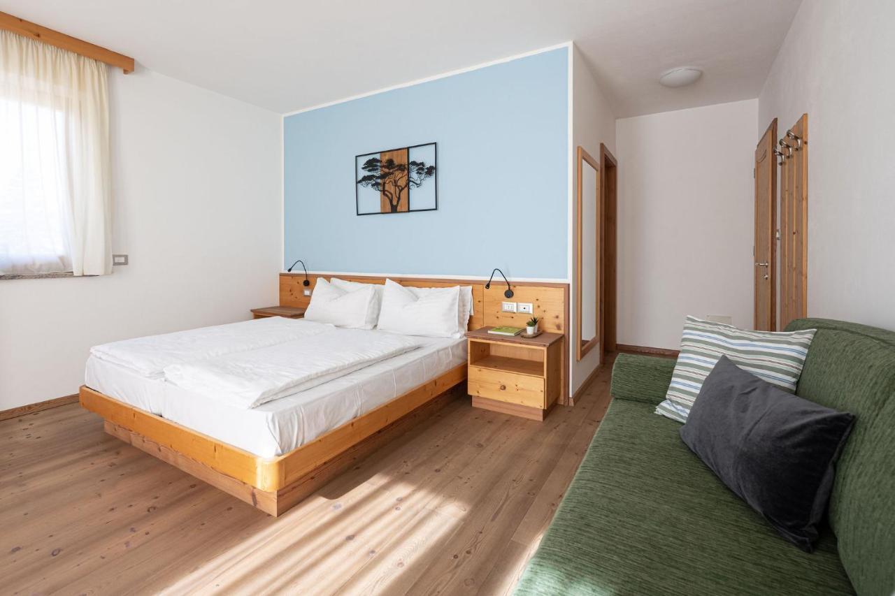 Hotel Gruenwald Salorno Esterno foto