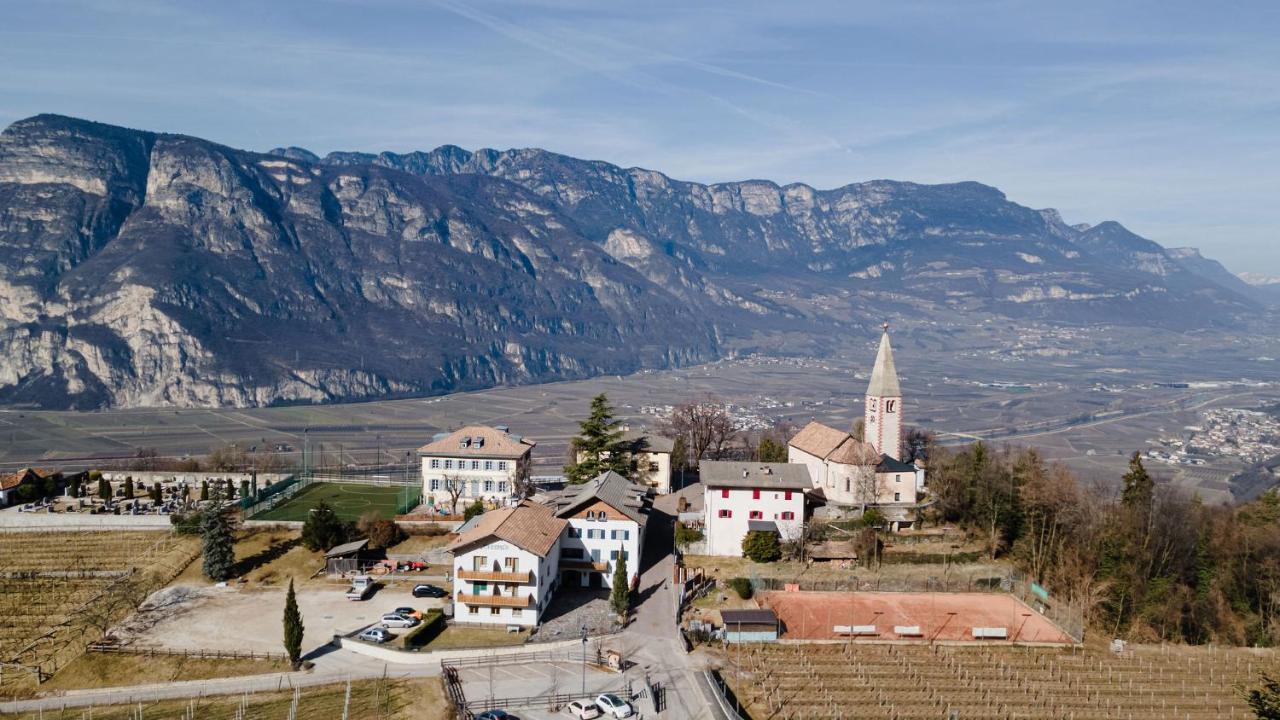 Hotel Gruenwald Salorno Esterno foto