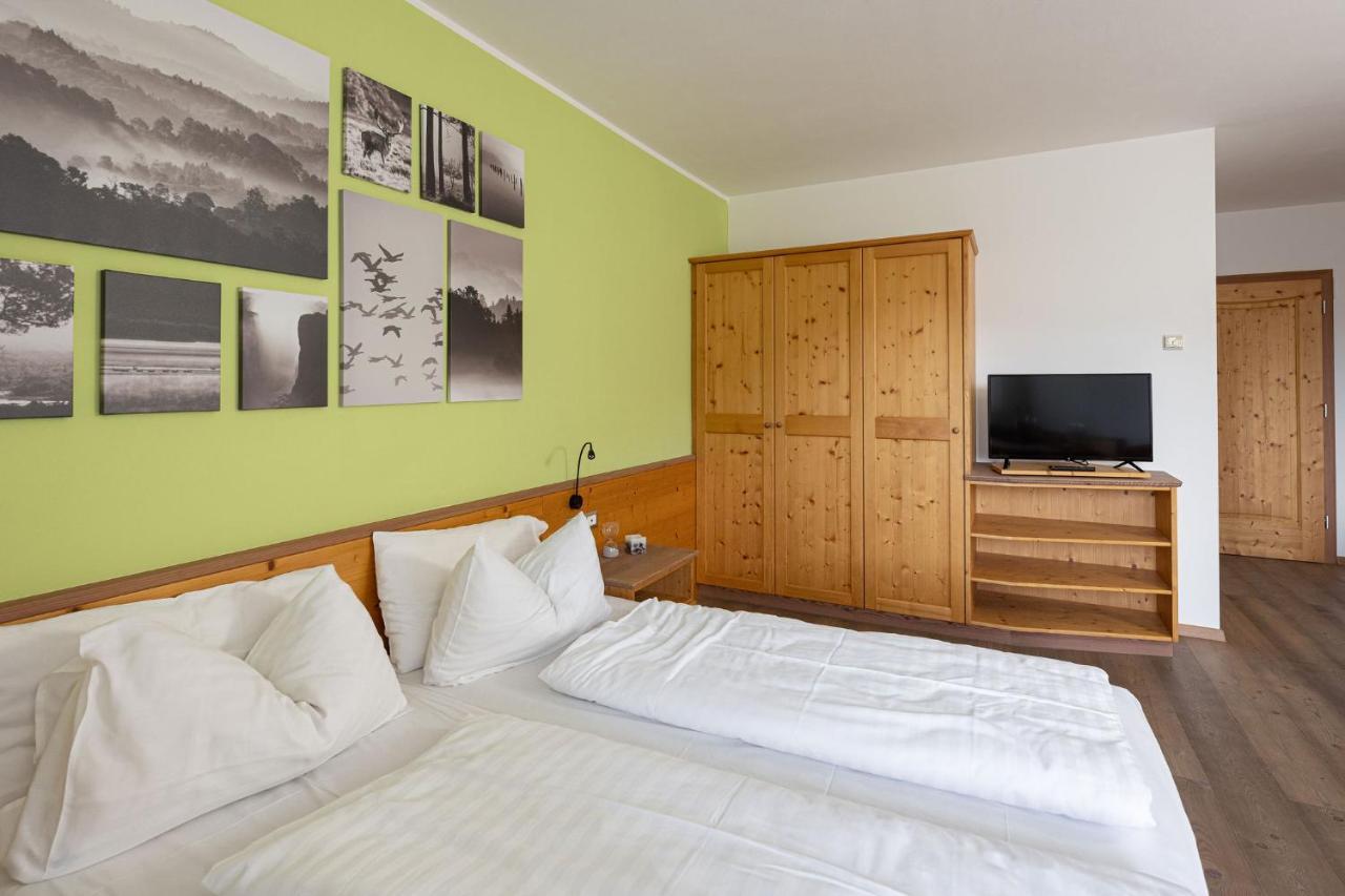 Hotel Gruenwald Salorno Esterno foto